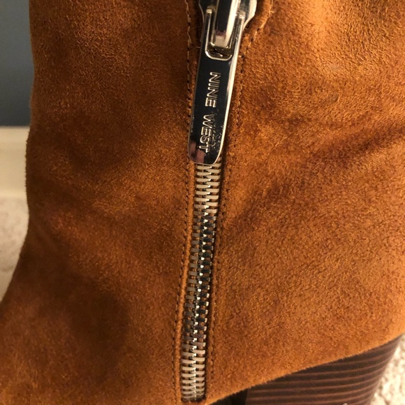 EUC Nine West Double Zip Suede Ankle Boots 9 - Picture 6 of 14